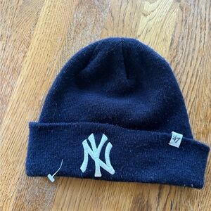Vintage 90s NY Yankees ‘47 brand knit Beanie Hat Navy Women Youth MLB